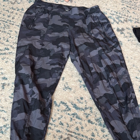Old Navy Pants - Old Navy Active StretchTech Camouflage Pants